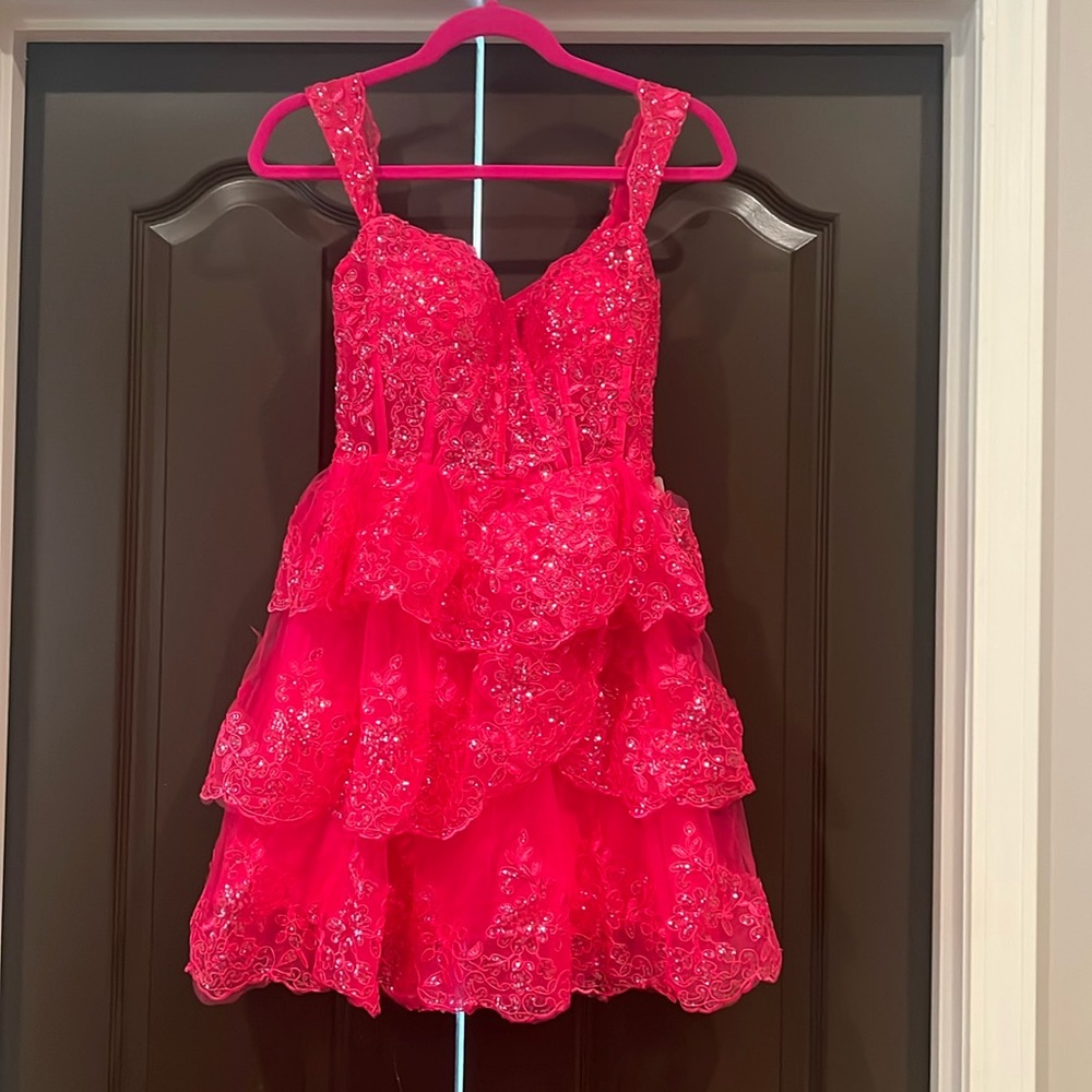 Pageant prom homecoming dress size 2 never worn.